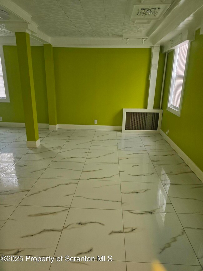 208 N Bromley Ave, Scranton, PA 18504 - photo 6