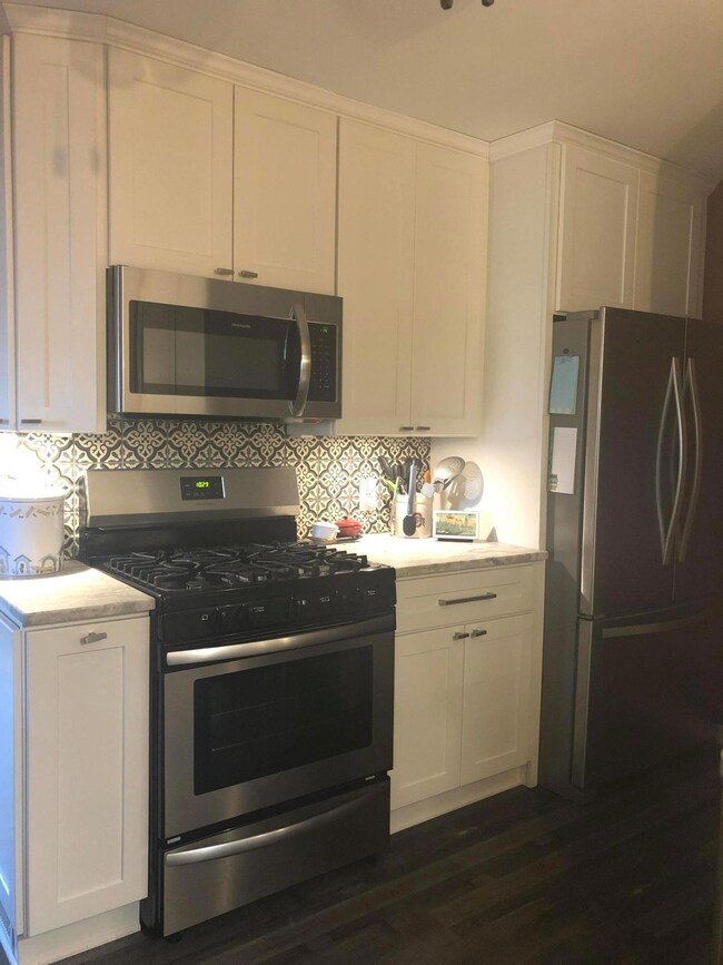 284 Stewart Ave, Columbus, OH 43206 - photo 4