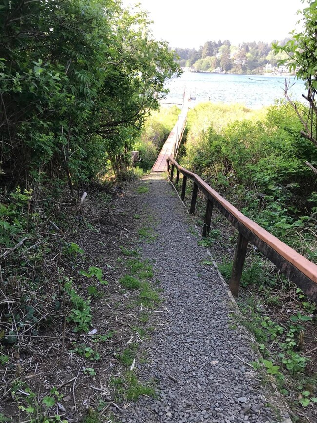 223 SE Tide Ave, Lincoln City, OR 97367 - photo 5