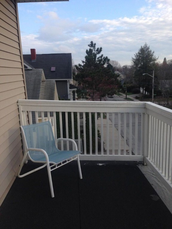 221 Cole Ave unit 3rd, Providence, RI 02906 - photo 3