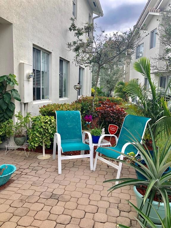 3028 Laurel Ridge Cir, Riviera Beach, FL 33404 - photo 3