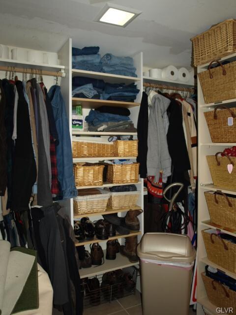 1st. floor laundry walk-in