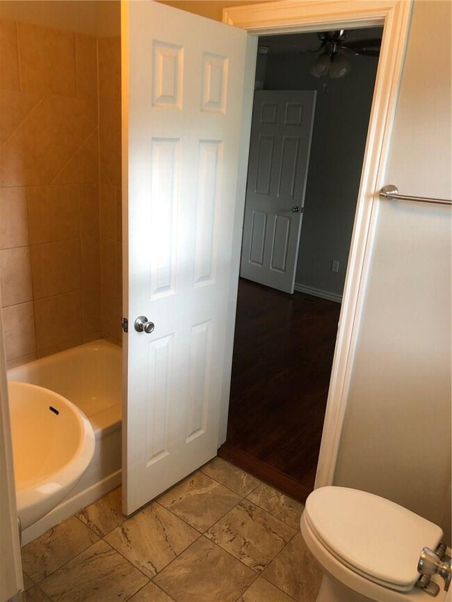 709 NW B St, Bentonville, AR 72712 - photo 7