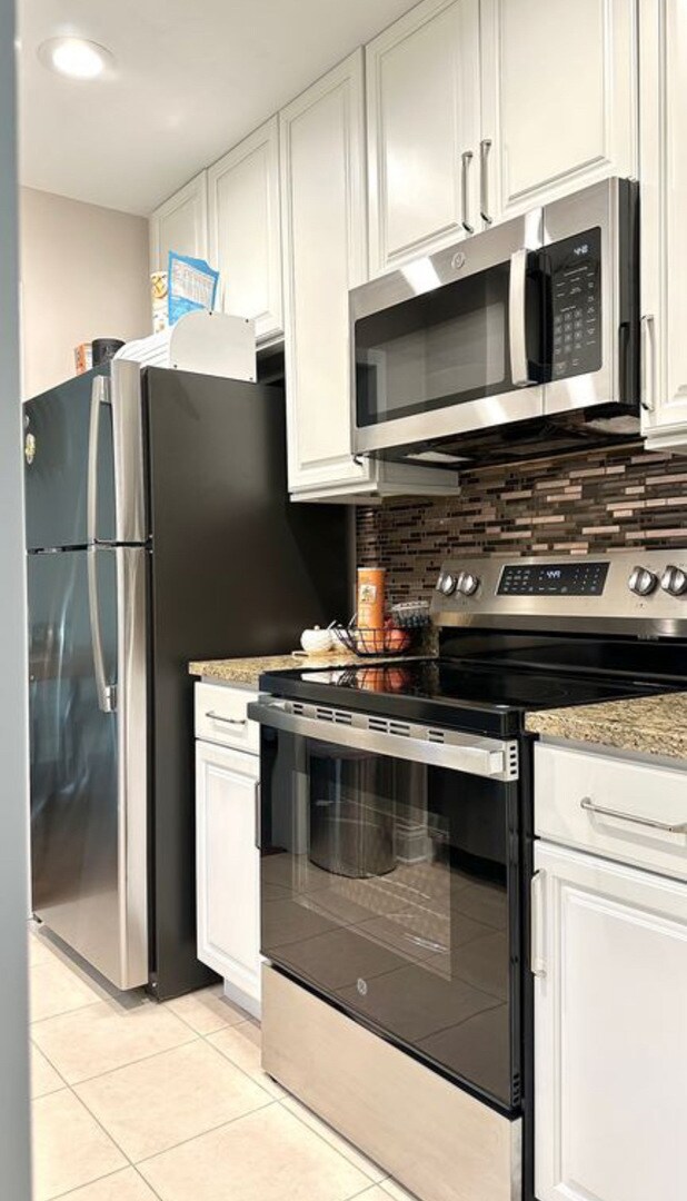 Brookwood on the Greens unit 611, Wood Dale, IL 60191 - photo 4