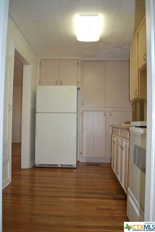 1302 W San Antonio St, San Marcos, TX 78666 - photo 3