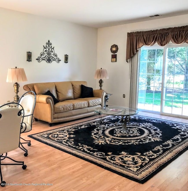 1 DEVONSHIRE FAMILY ROOM
