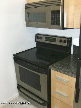 Kitchen appliance and countertop
