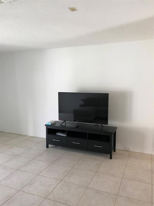 3221 NE 12th St, Pompano Beach, FL 33062 - photo 3