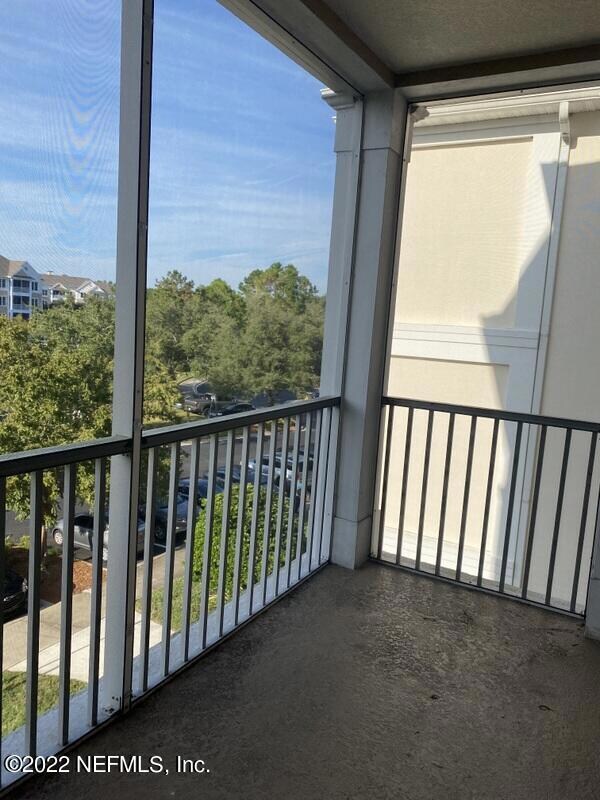 SCREENED BALCONY