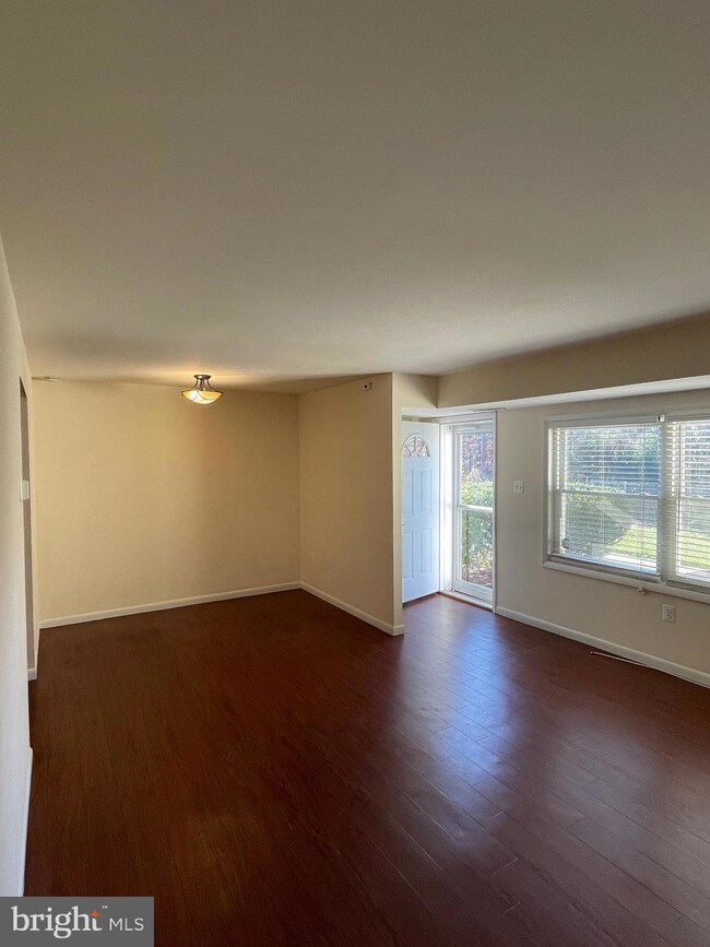 9220 Bridle Path Ln unit K, Laurel, MD 20723 - photo 7