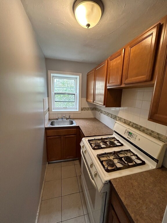 23 Brow St unit 2E, Fall River, MA 02721 - photo 6