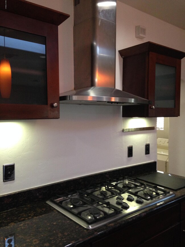 Kitchen Cooktop/Hood
