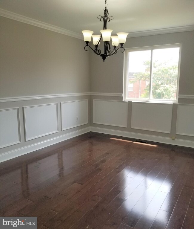 3911 Glenhunt Rd, Baltimore, MD 21229 - photo 7