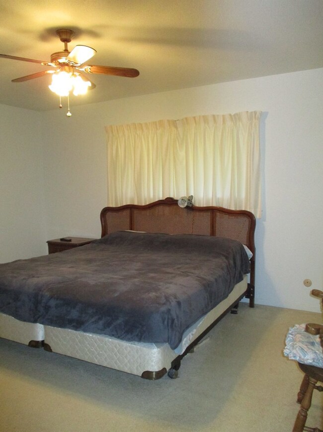 302 Ronald Ave, Bay City, TX 77414 - photo 5