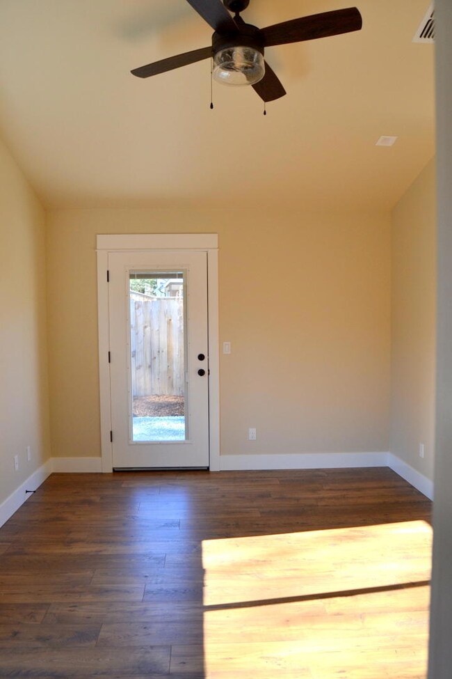 116 NW Cory Ln, Grants Pass, OR 97526 - photo 7