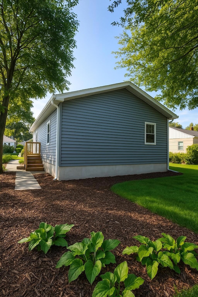 818 Alvord Ave, Flint, MI 48507 - photo 4