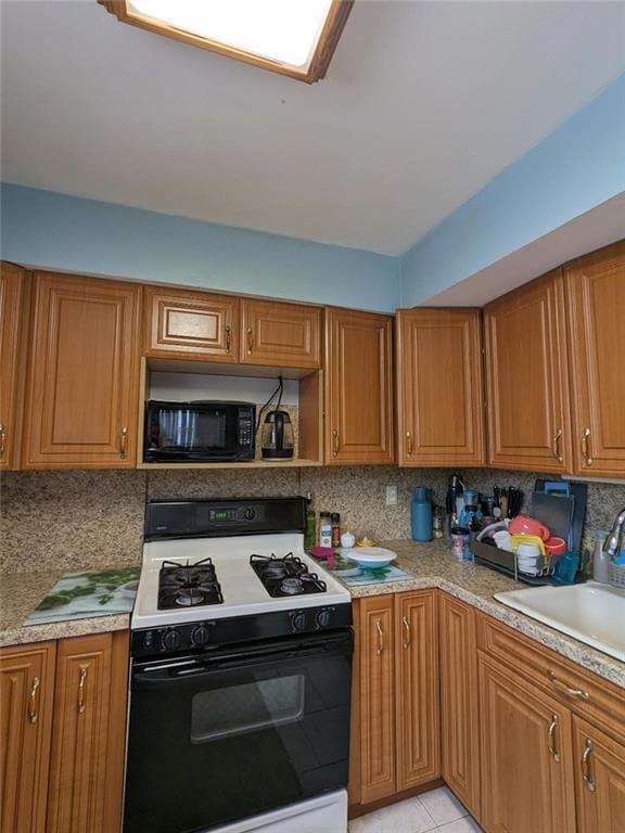1718 Forest Hill Rd unit 1, Staten Island, NY 10314 - photo 5