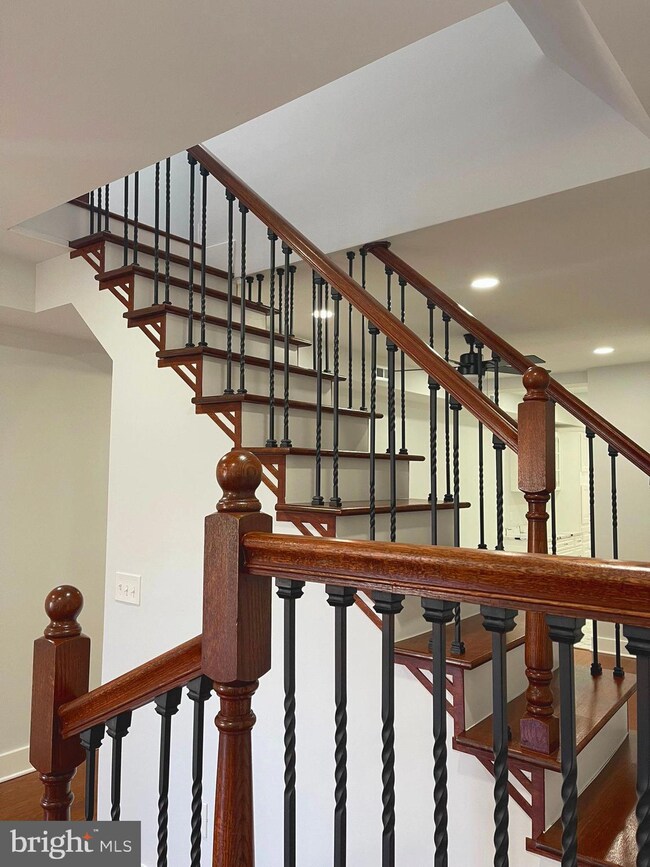 337 Yale Ave, Baltimore, MD 21229 - photo 7