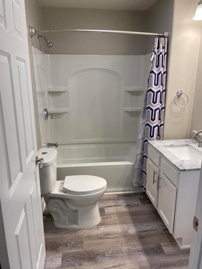 818 N 6th St, Manitowoc, WI 54220 - photo 6