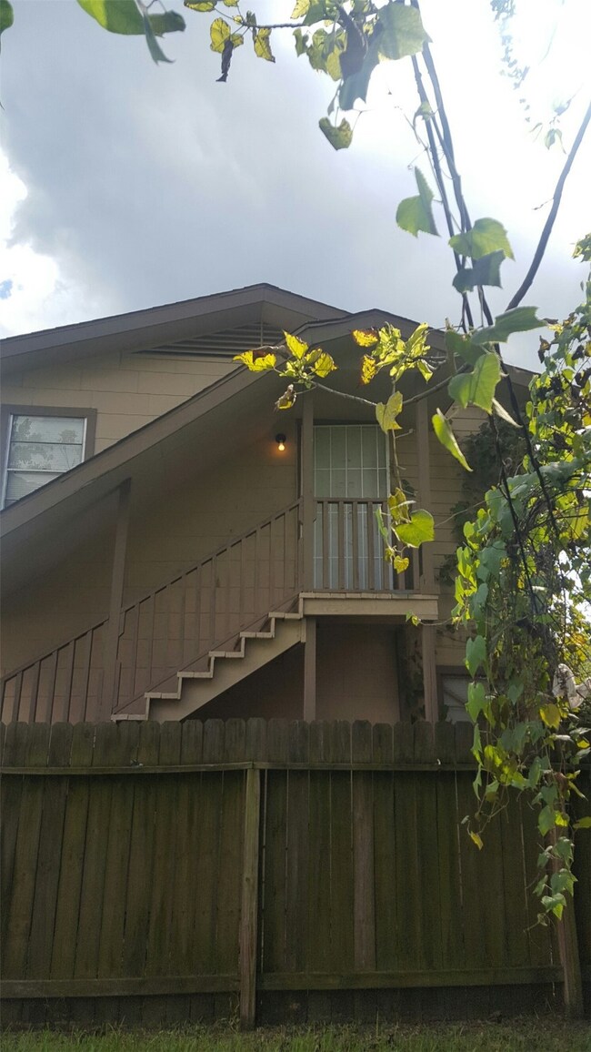 9315 Kelburn Dr, Houston, TX 77016 - photo 4