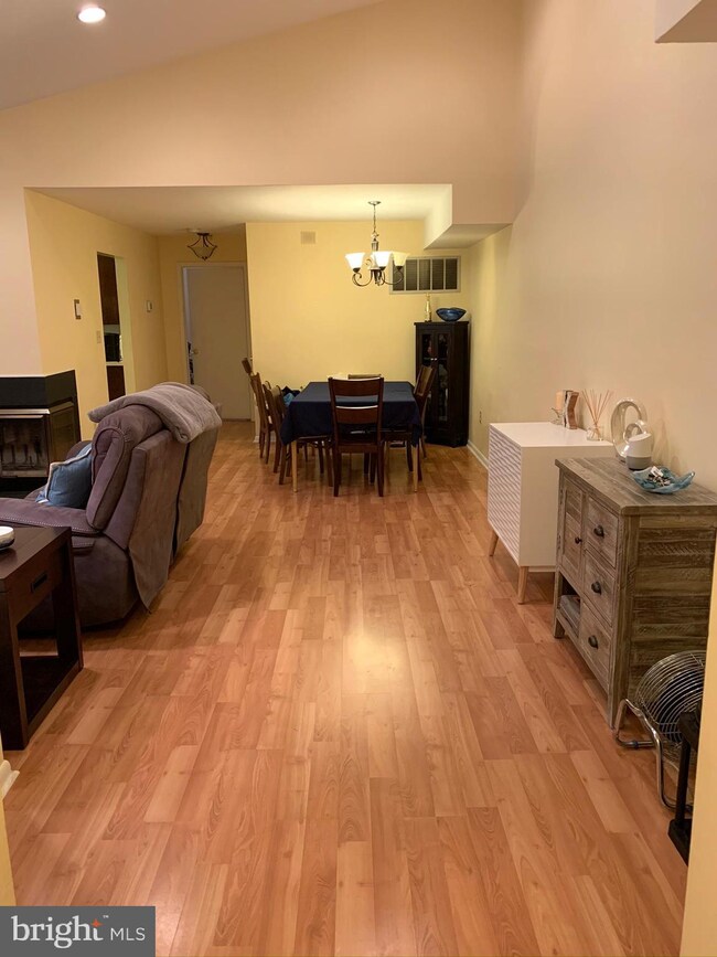 114 Cascade Ct unit 11, Princeton, NJ 08540 - photo 2