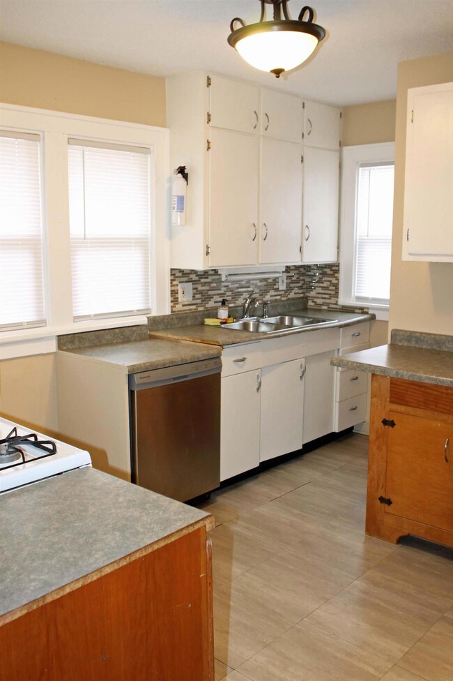 123 Idaho St, Waterloo, IA 50703 - photo 6