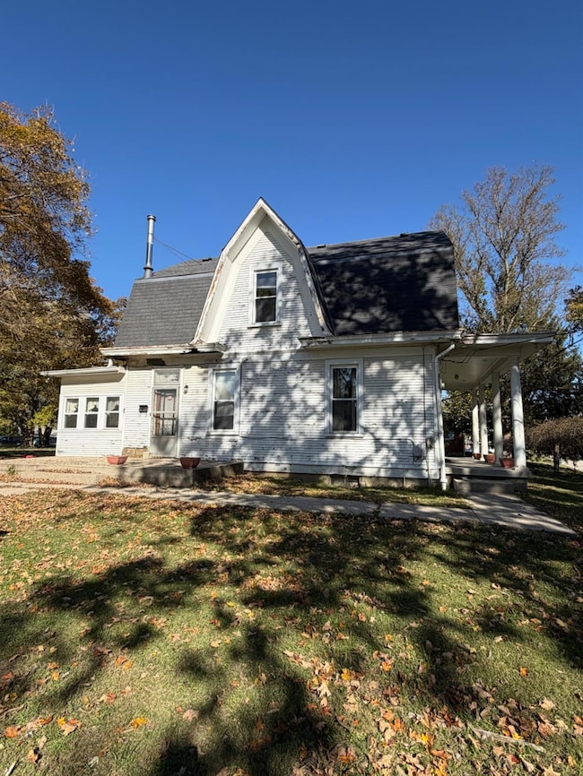 1005 Nowlin Ave, Greendale, IN 47025 - photo 3