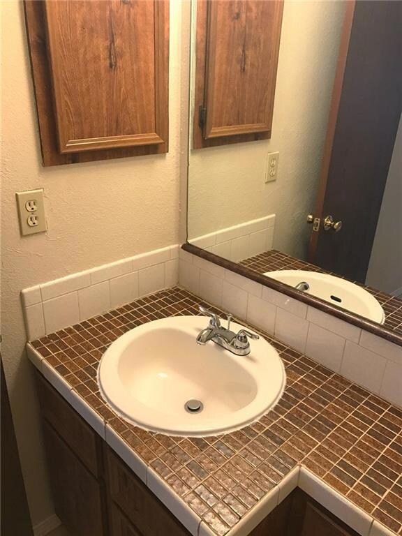 10624 Springwood Dr unit C, El Paso, TX 79935 - photo 6