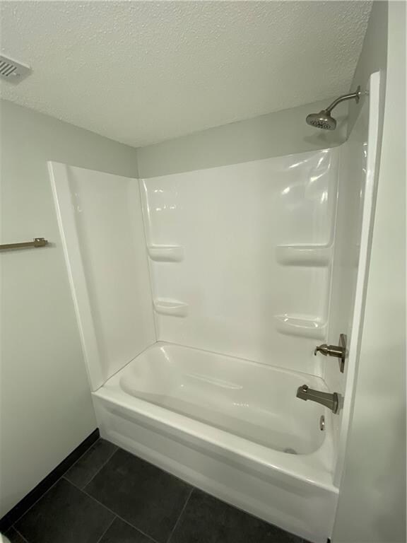 Main bath shower/tub combo