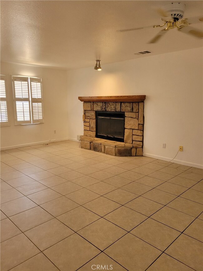 13776 Greenwood Place, Victorville, CA 92395 - photo 4