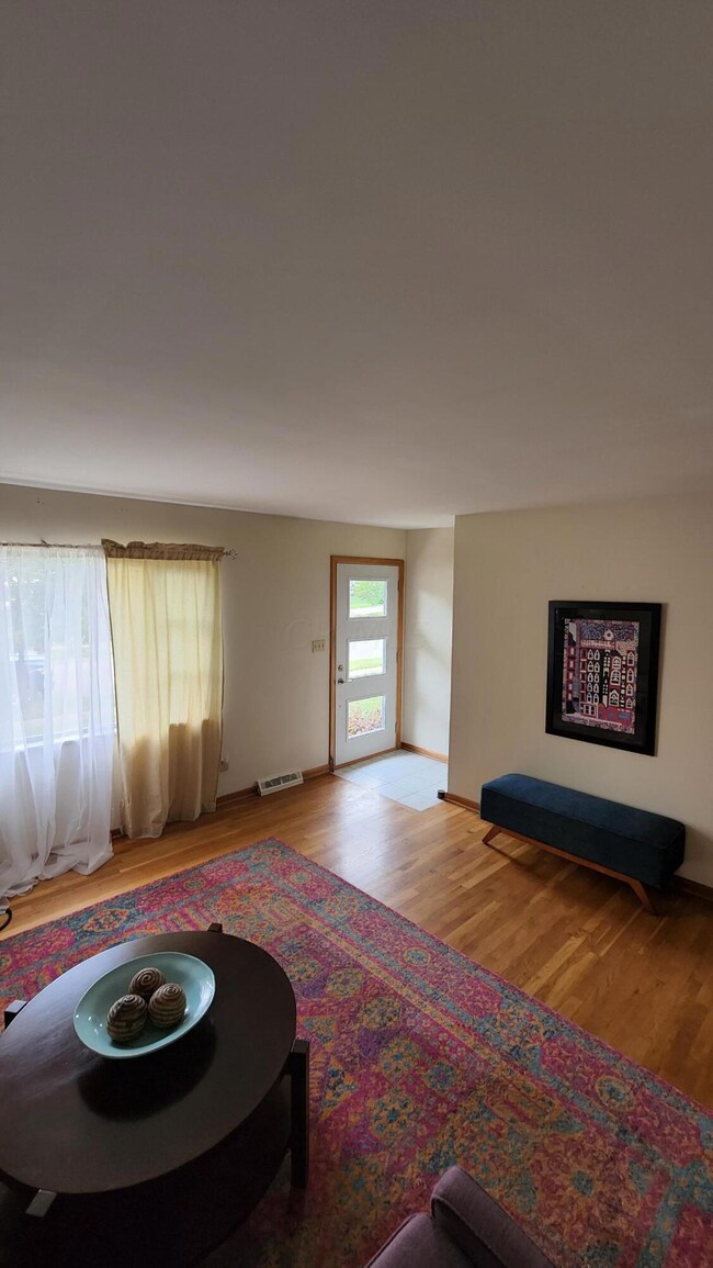 5685 Loganwood Rd, Columbus, OH 43229 - photo 7