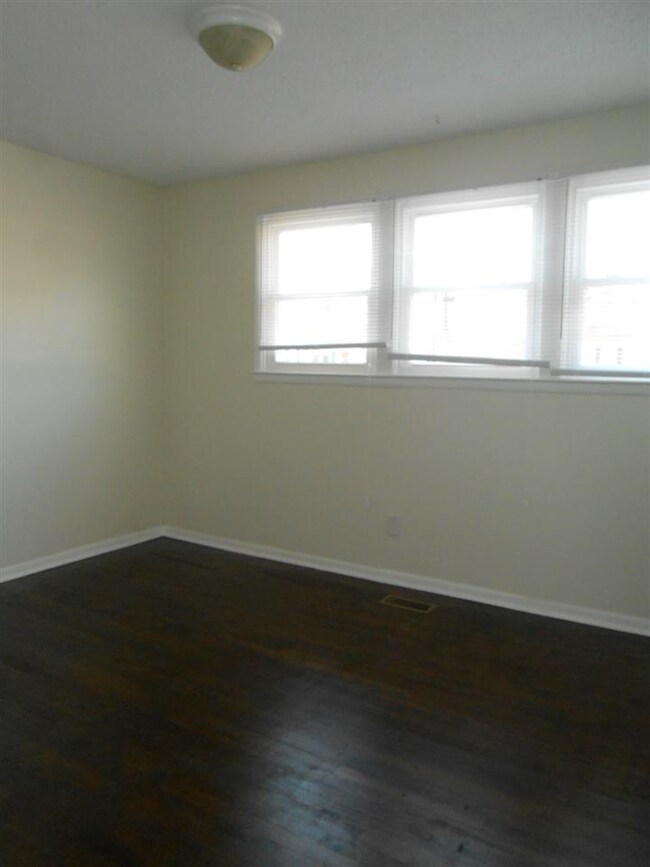 804 Barn St, Jacksonville, NC 28540 - photo 5