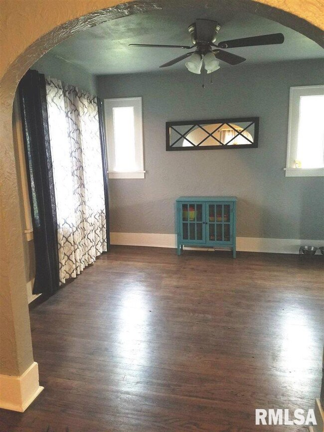 2017 44th St, Rock Island, IL 61201 - photo 2