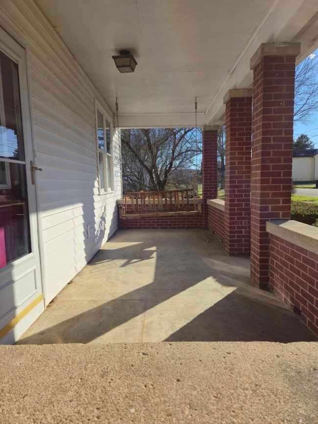 130 N State St unit O, Frazeysburg, OH 43822 - photo 2