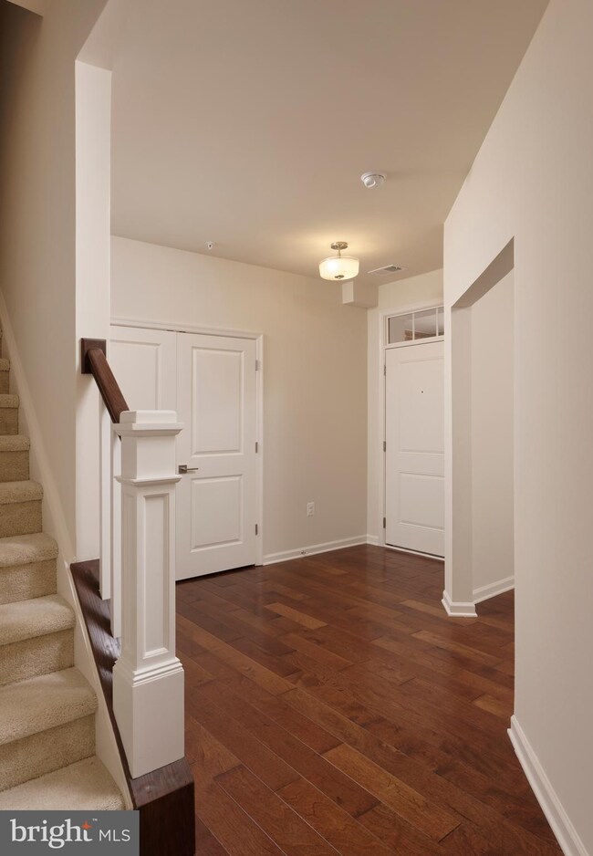 23265 Milltown Knoll Square unit 107, Ashburn, VA 20148 - photo 5
