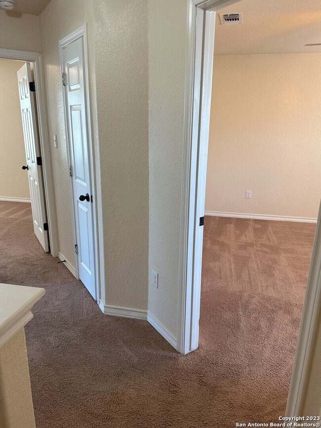 16802 Showdown Path unit 1, Selma, TX 78154 - photo 6