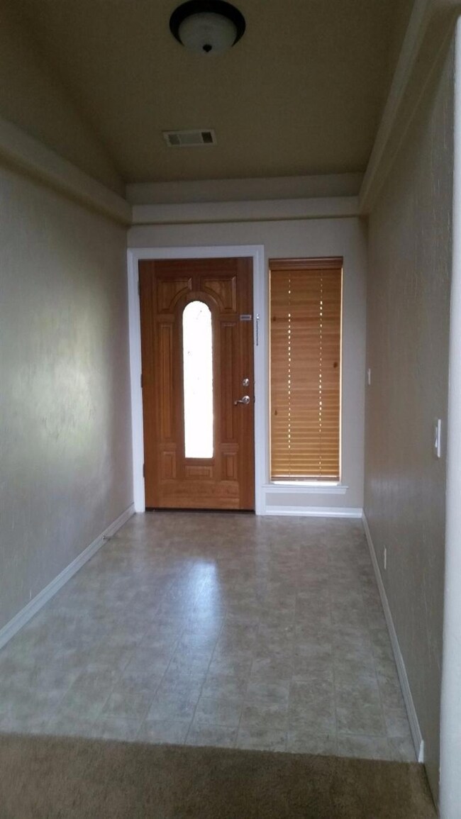 2722 Esther Ln, Grants Pass, OR 97527 - photo 3