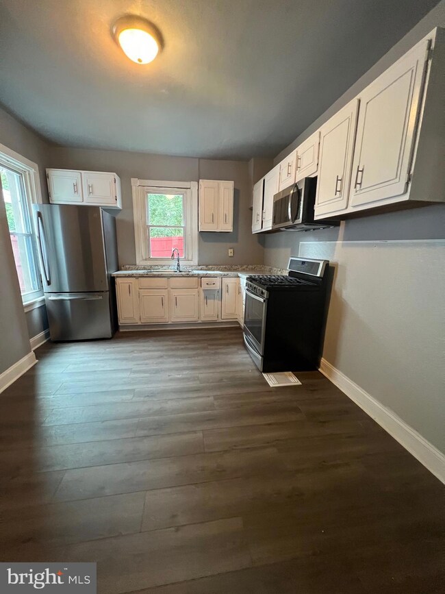 213 Hamilton Ave, Darby, PA 19023 - photo 5