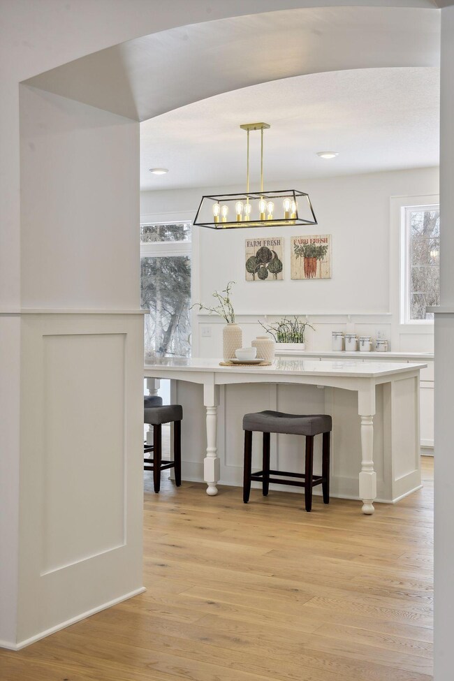 17595 Bridgewater Cir, Minnetonka, MN 55345 - photo 4