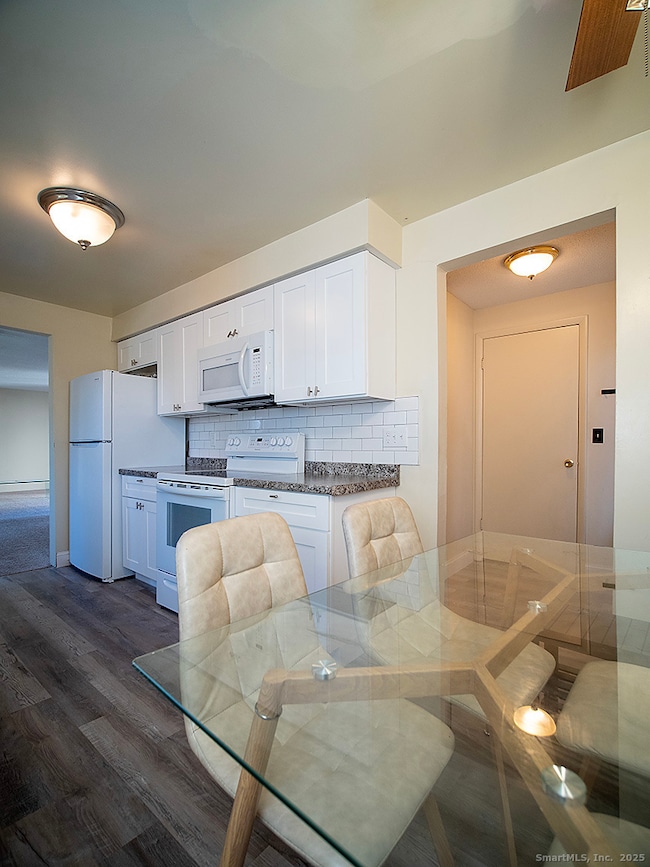 79 River Bend Rd unit B, Stratford, CT 06614 - photo 5