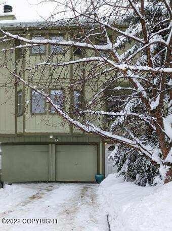 Has 2 garage doors