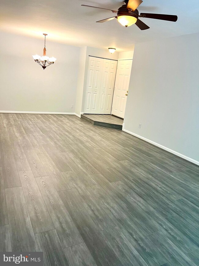 5833 Cove Landing Rd unit 301, Burke, VA 22015 - photo 5