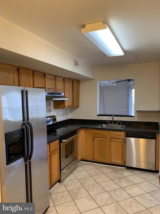 19946 Gateshead Cir, Germantown, MD 20876 - photo 5