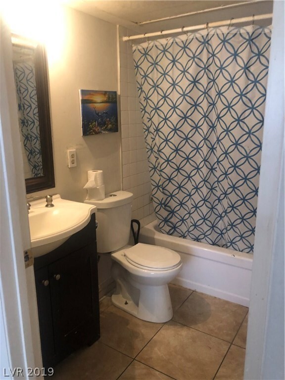 615 S Royal Crest Cir unit 14, Las Vegas, NV 89169 - photo 6