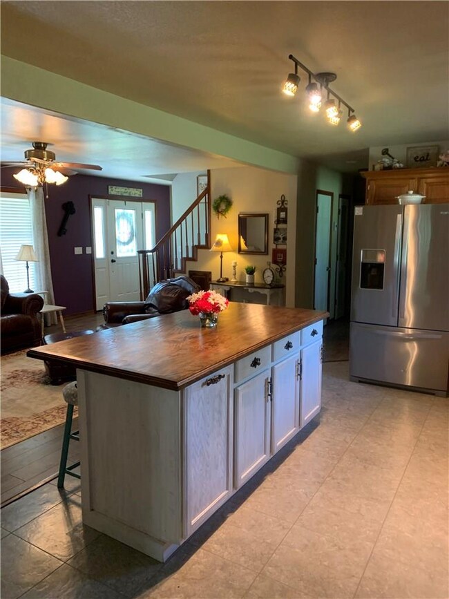 17034 Robinson Rd, Siloam Springs, AR 72761 - photo 3