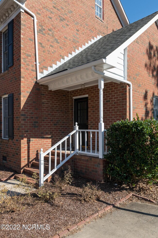 200 Oak Branches Close