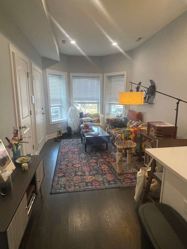 2917 N Gresham Ave unit 1, Chicago, IL 60618 - photo 3