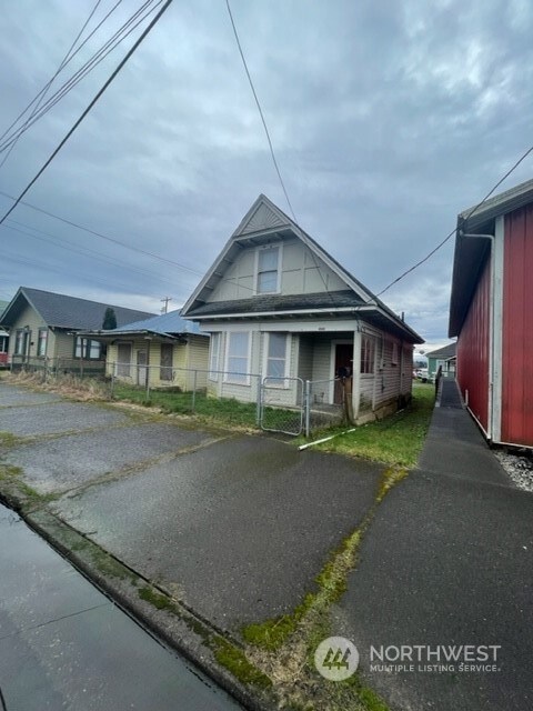 620 Duryea St, Raymond, WA 98577 - photo 2