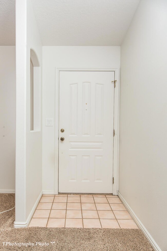 2734-Circle-Dr-5