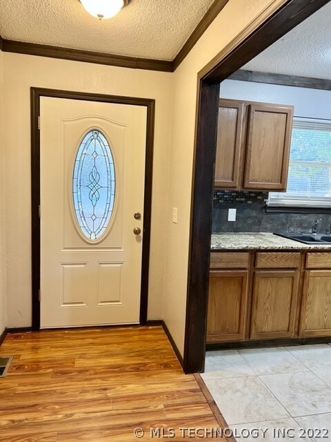 8915 S 200th East Ave, Broken Arrow, OK 74014 - photo 5